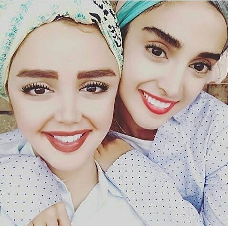 الهه حصاری و مادرش